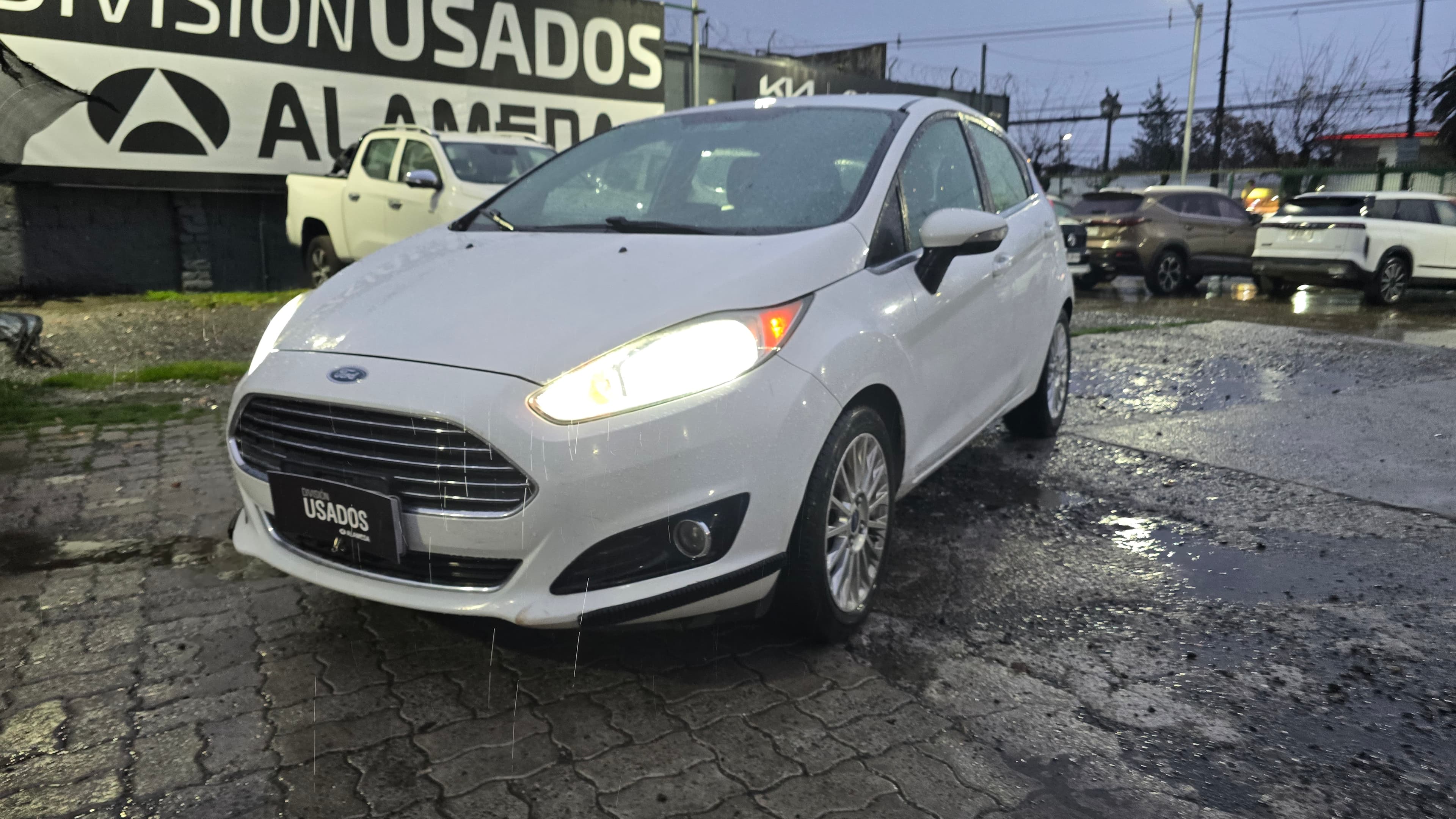 FORD FIESTA TITANIUM 1.6