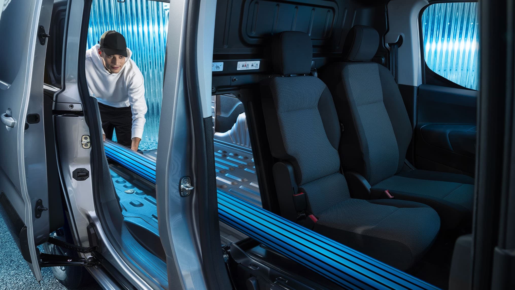 GRAN MODULARIDAD DE LA CABINA Y DEL ESPACIO DE CARGA